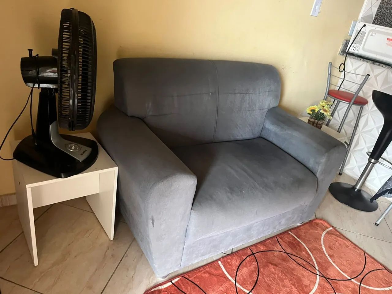 Vendo sofá dois lugares  - Foto 5