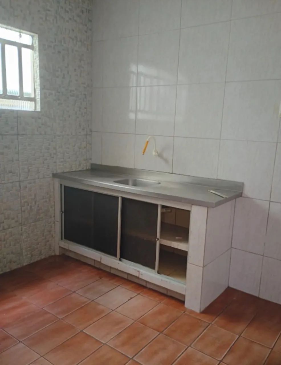 Ótima casa 2 quartos no Cordeiro 