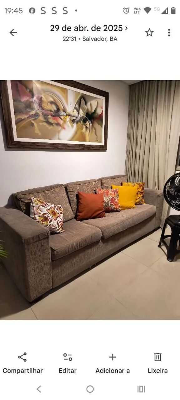 Vendo Mesa sem as cadeiras, um Rack, um sofá 