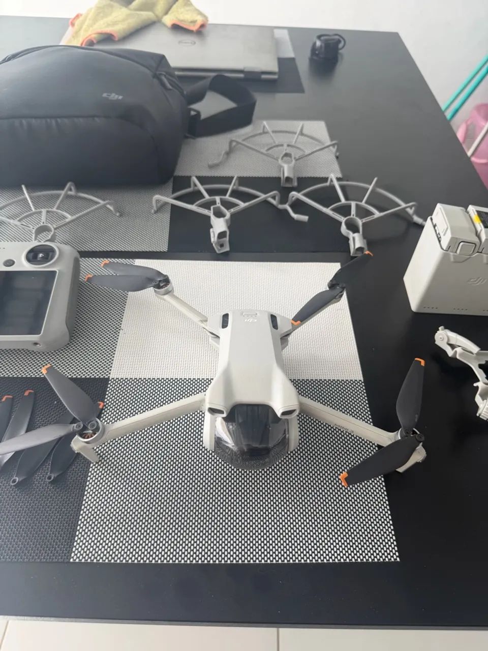 Drone DJI Mini Mavic 3 Pro Fly More Combo com Tela  - Foto 2