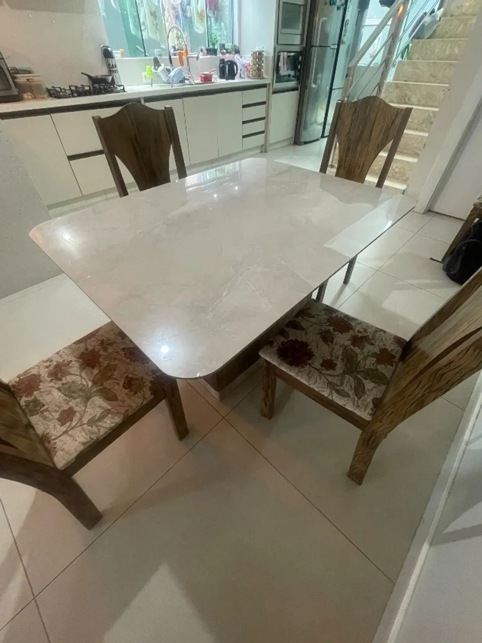 Mesa de jantar com 4 cadeiras, com dois tampos - Foto 4
