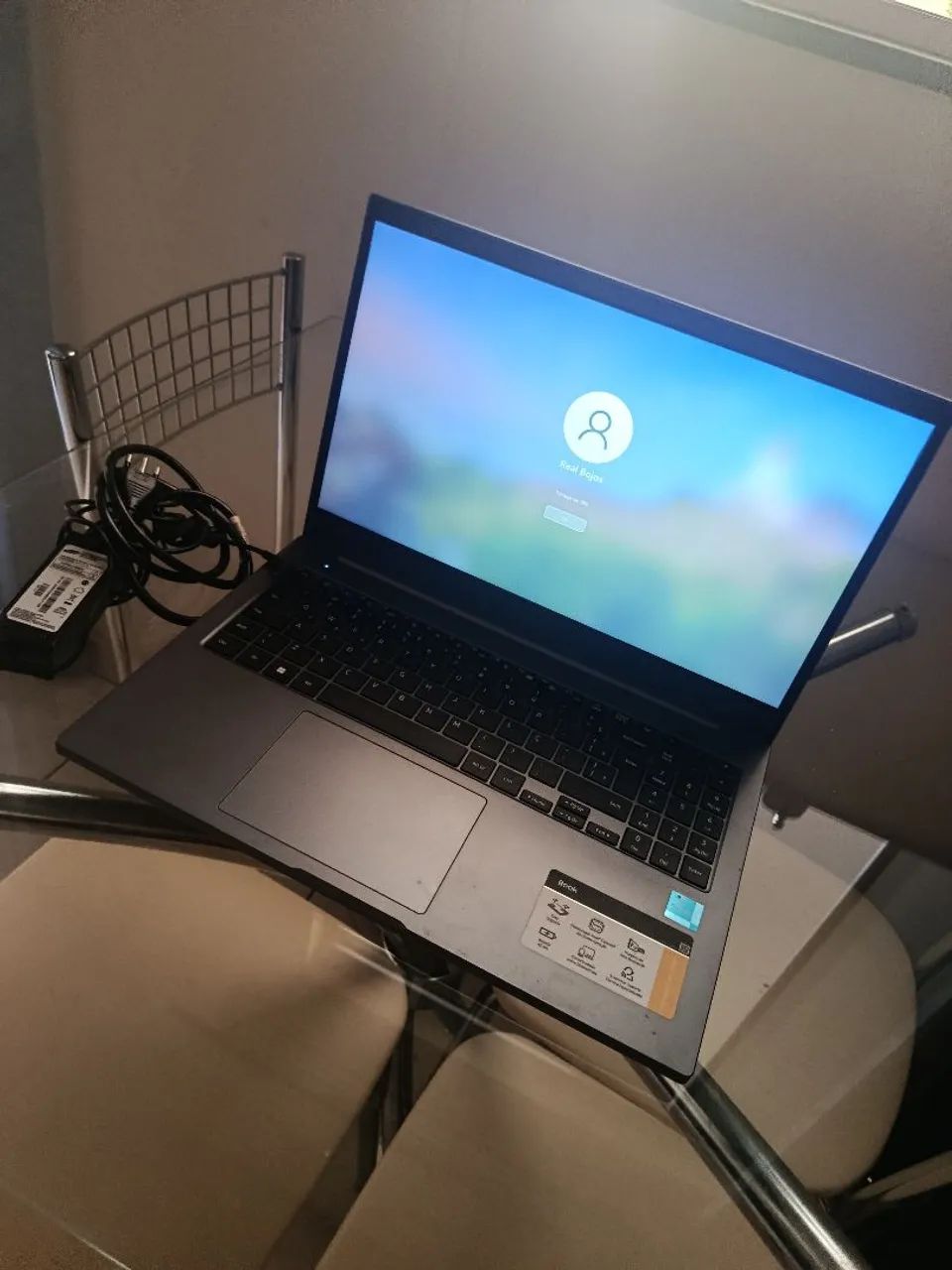 Notebook semi-novo pouco usado