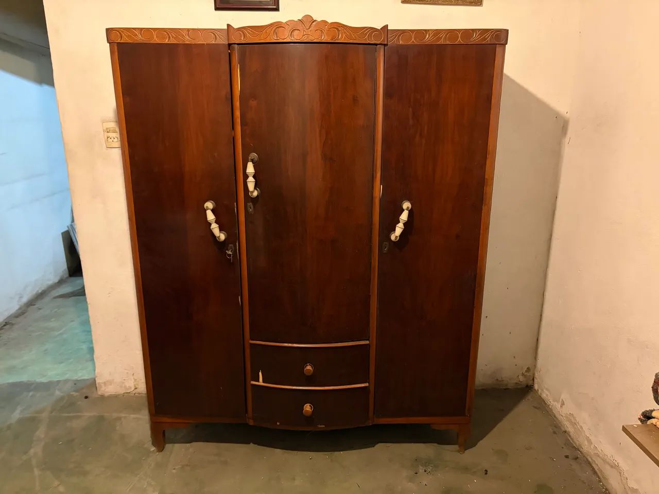 Guarda roupa madeira macica colonial