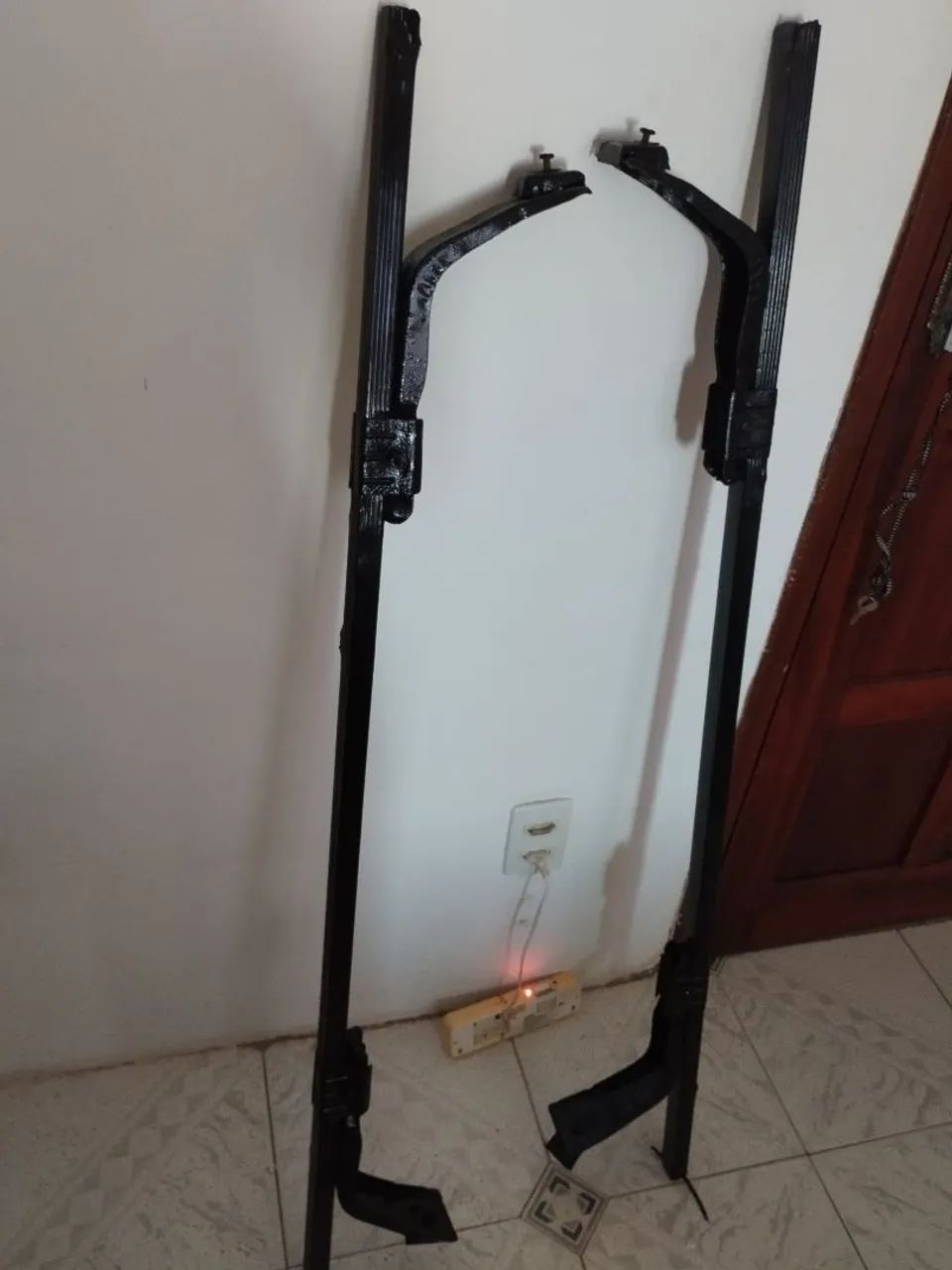 Guarda roupa de solteiro e rak para carro pequeno  - Foto 3