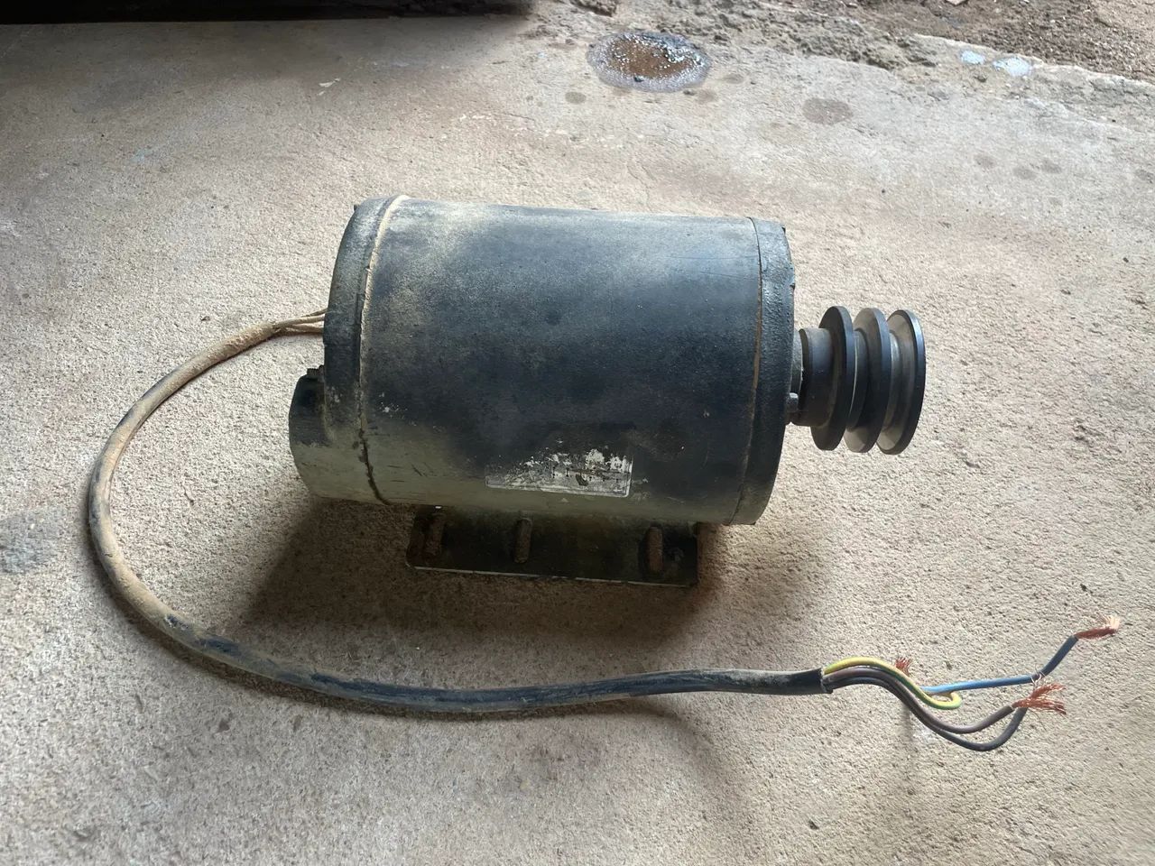 Vendo motor trifásico 3cv alta rotação 