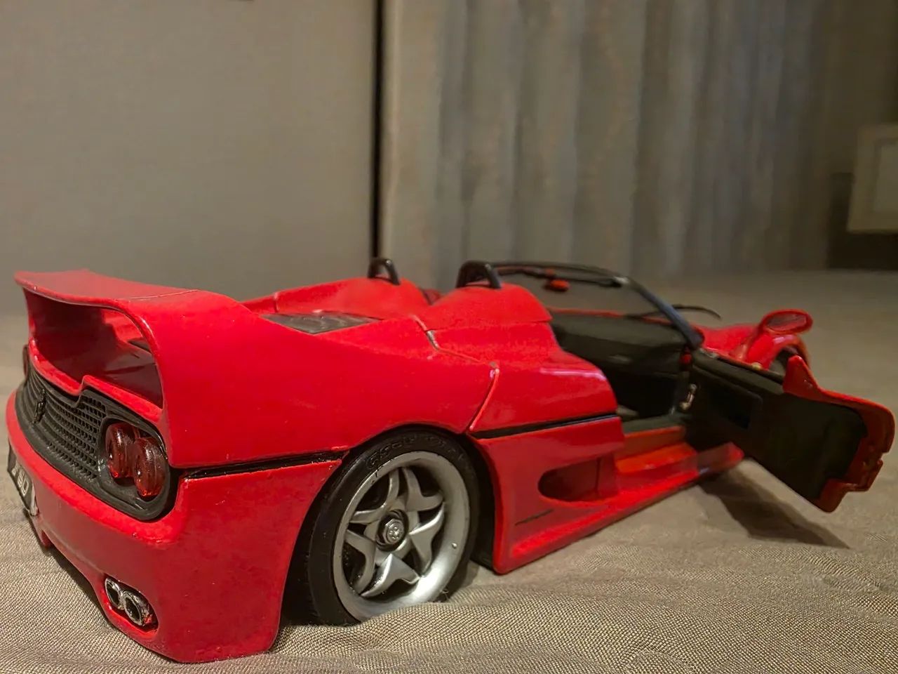 Miniatura f50 escala 1:18 - Foto 3