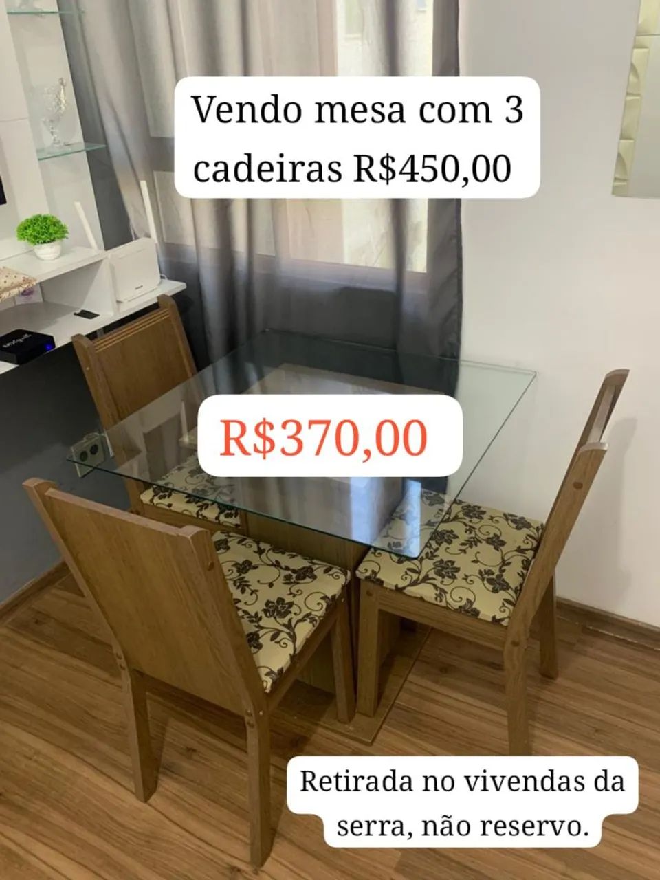 Mesa com 3 cadeiras 