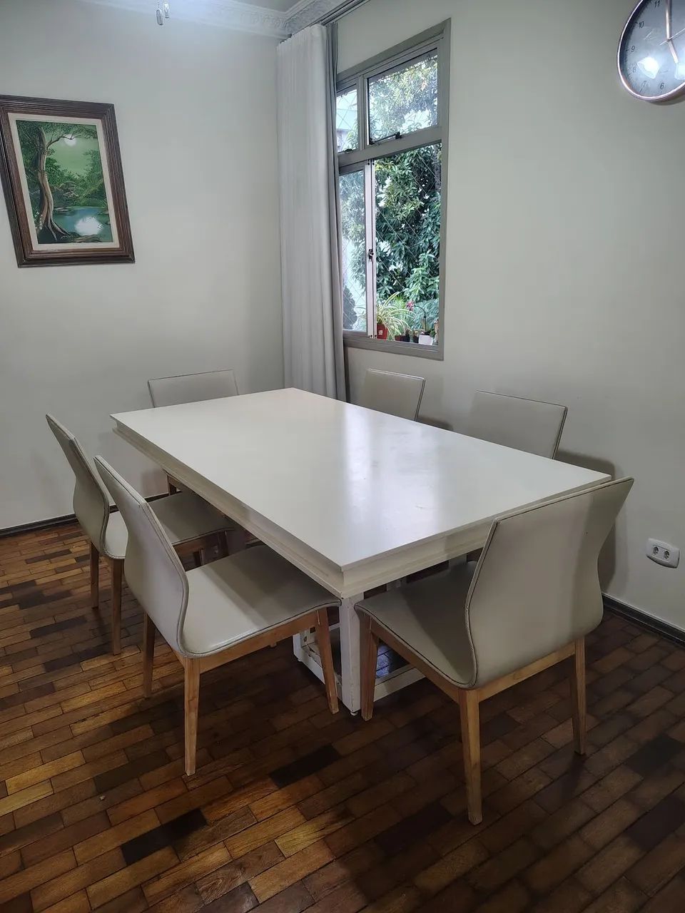Conjunto de mesa e 6 cadeiras em madeira maciça 