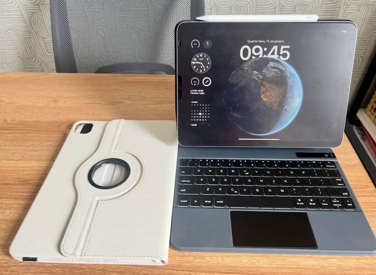 iPad Air 5 64 GB + Apple Pencil + Capa premium com teclado