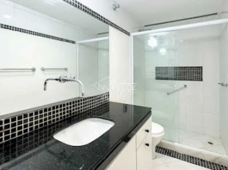 Apartamento - Padrão / Residencial / Lagoa 1