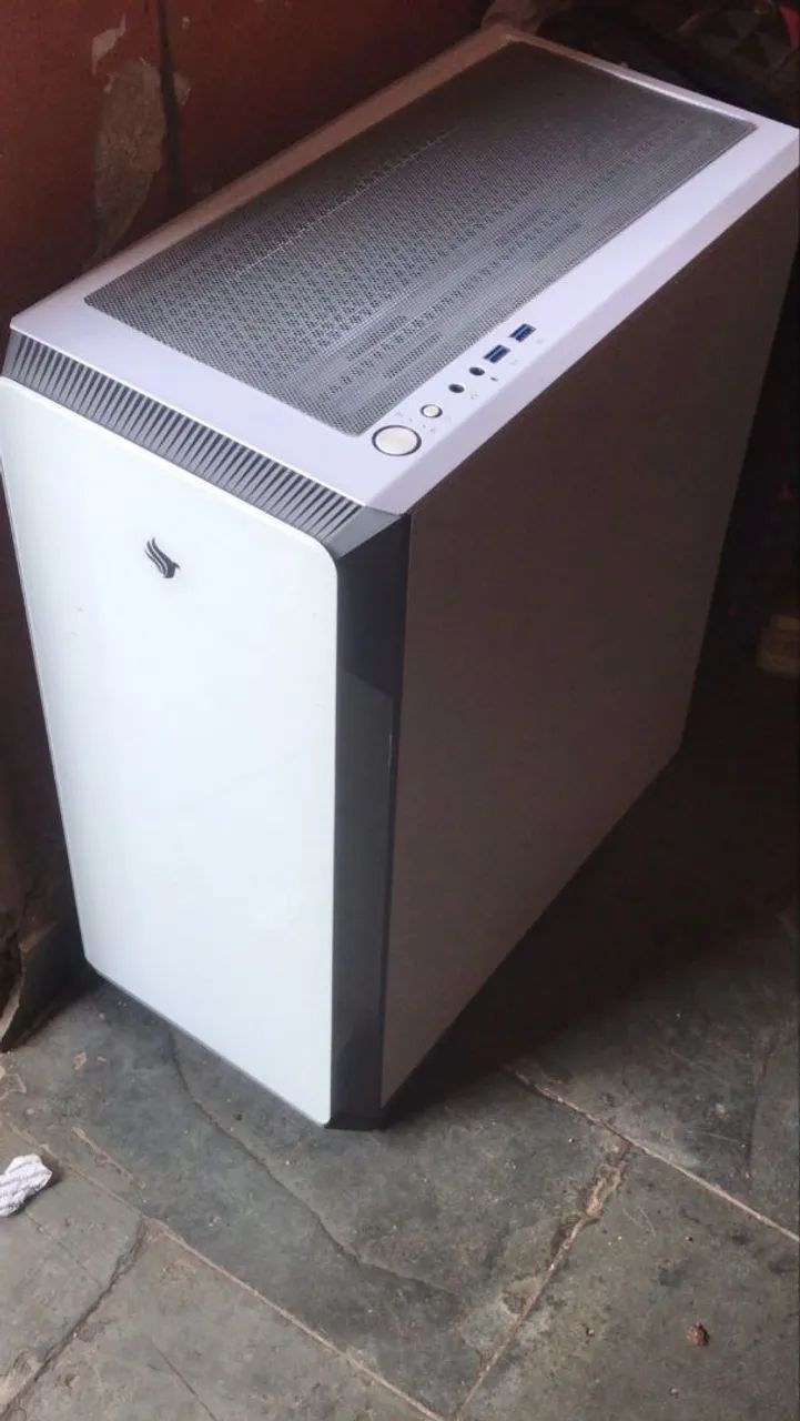 Vendo caixa de cpu só com os cabeamentos