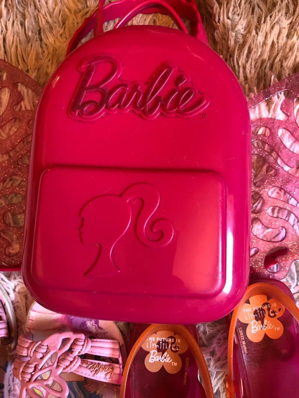 Bolsa Barbie e 3 Sandálias Barbie Original Tam 29 e 28 - Foto 2
