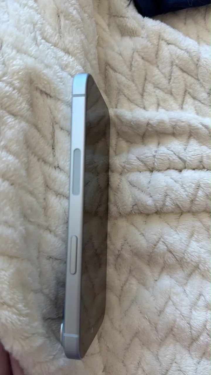 IPHONE 15 - 128GB - Usado