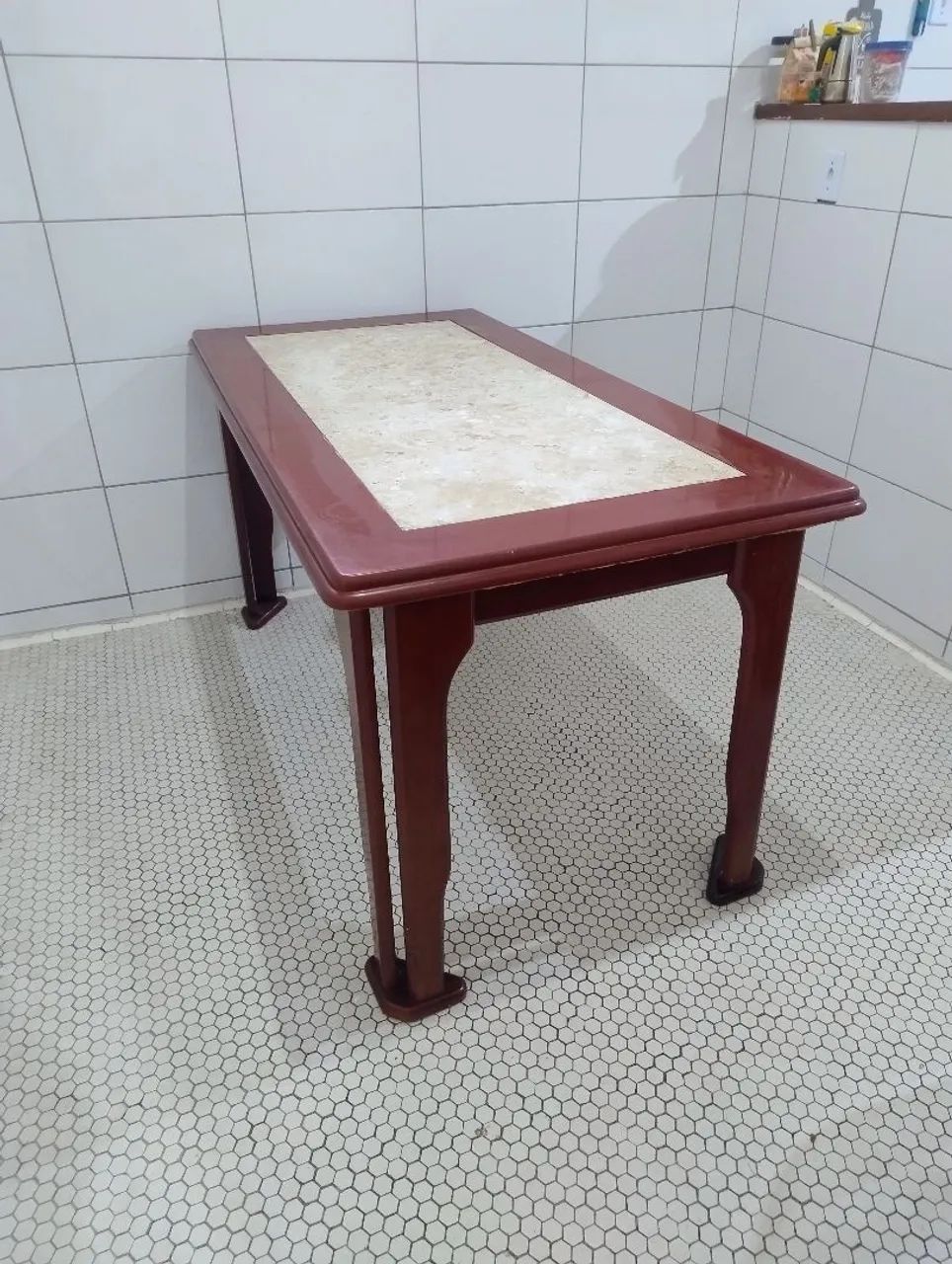 Mesa de MDF com tampo de pedra. - Foto 2