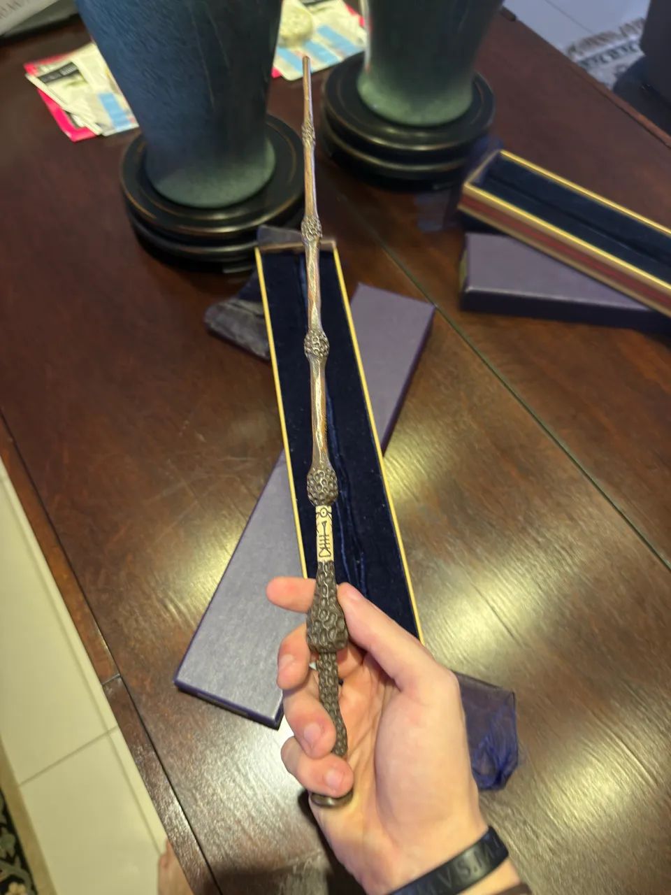 varinha harry potter original noble collection  dumbledore - - Foto 3