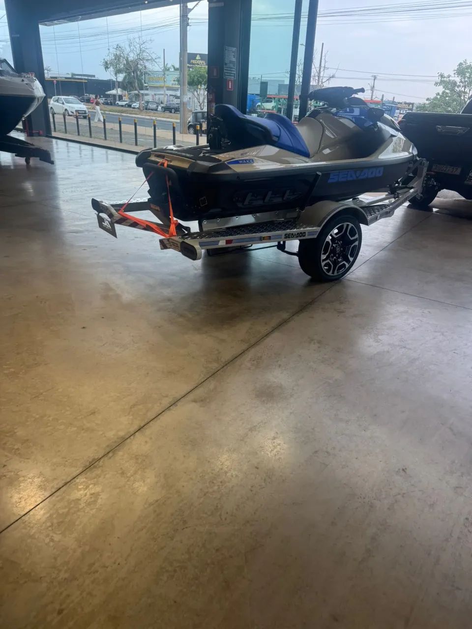 Jet ski 170 Wake 2025 23 hrs de uso estado zero - Foto 2