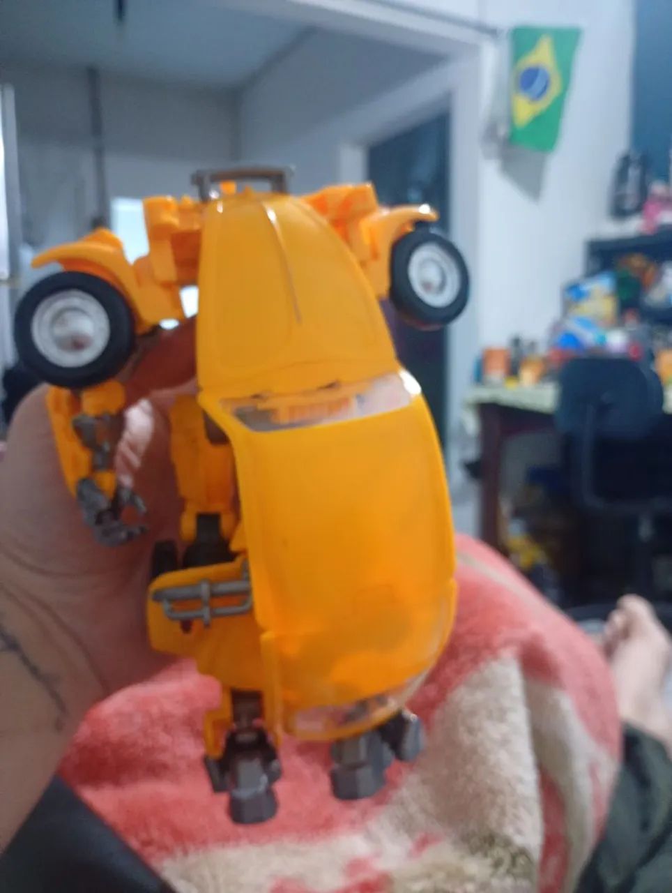 ? Transformers Bumblebee Studio Series l Hasbro - R$ 80 - Foto 2