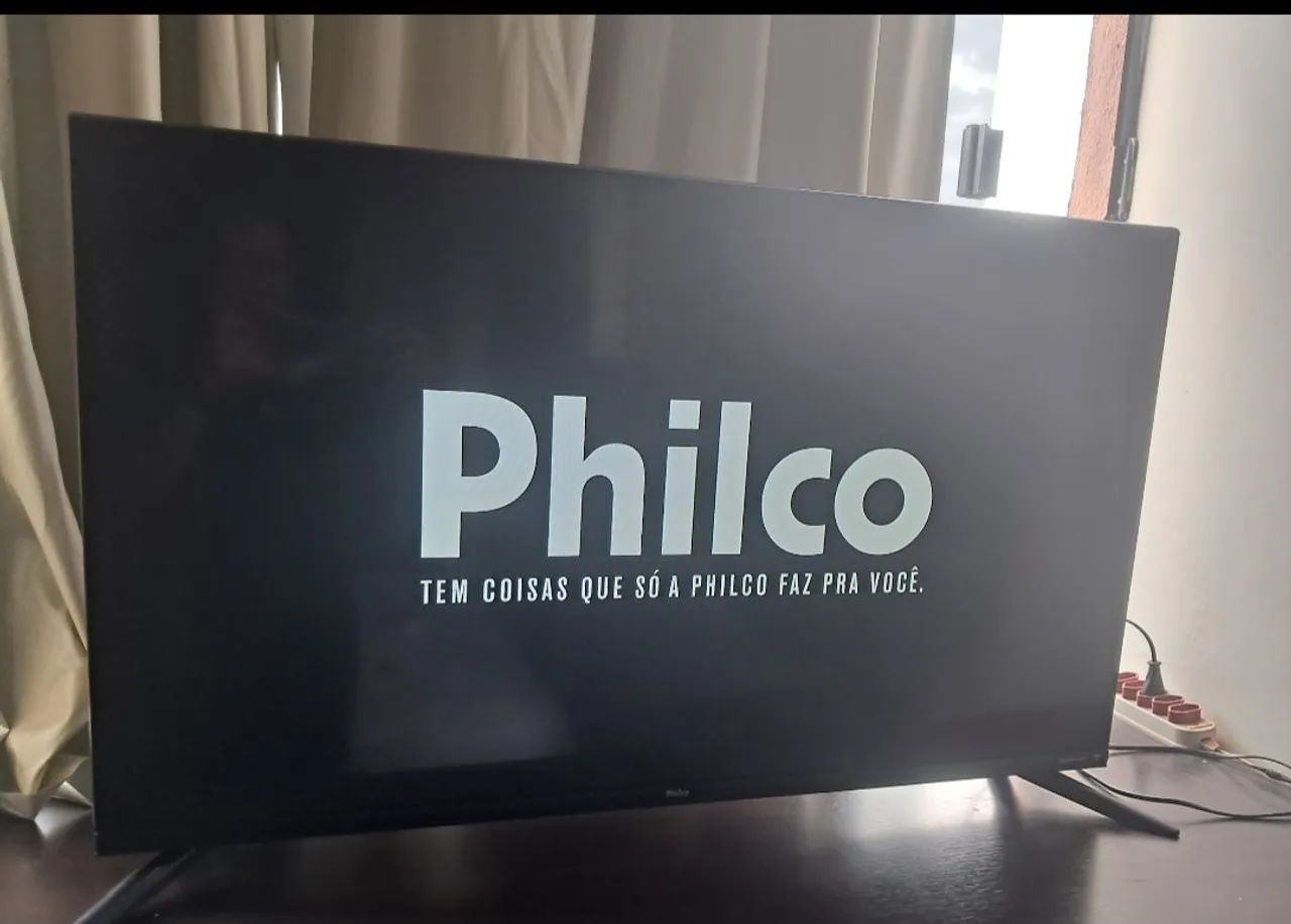 Tv philco 43 polegadas sem grave quase nova sem defeitos tela maravilhosa perfeita sem de