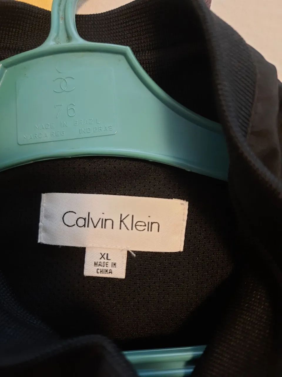 Jaqueta Calvin Klein Preta - Foto 4