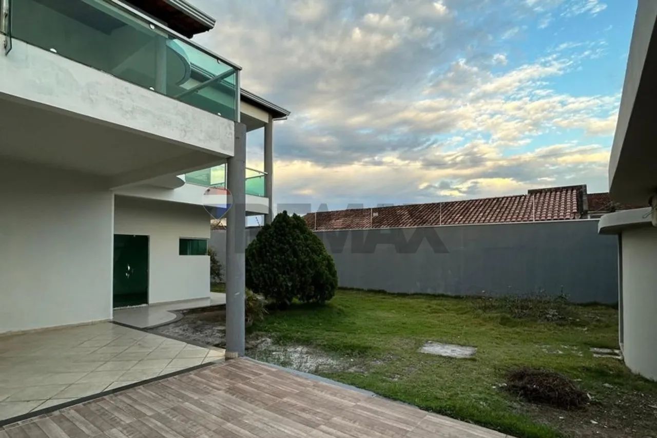 Casa com 5 quartos, banheira e área gourmet no centro de Teixeira - Foto 3
