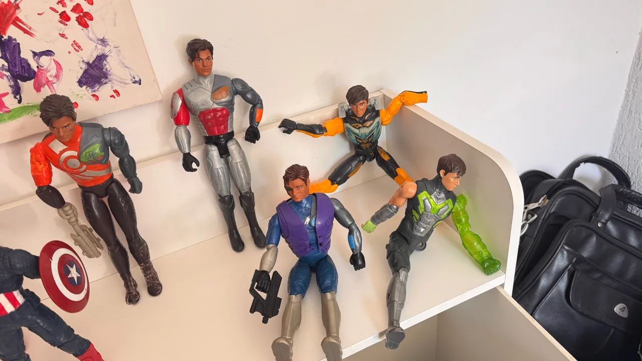 Bonecos super heróis  - Foto 5