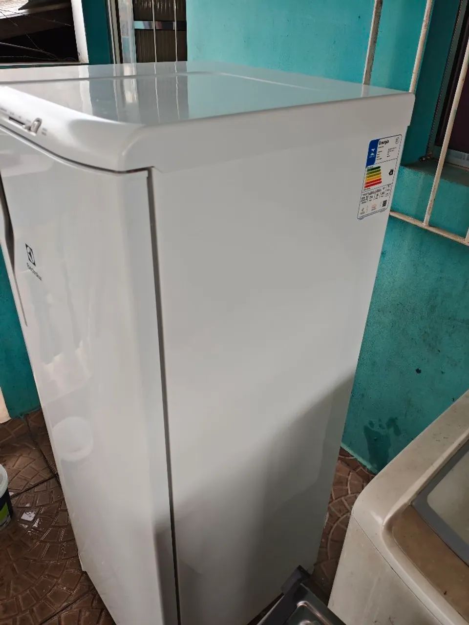 Geladeira Electrolux RE31 semi-nova  - Foto 4