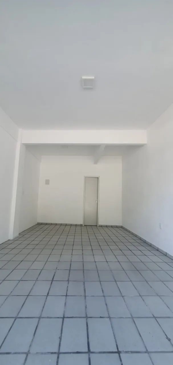 Sala Comercial térrea com 28m2 na Rua Azambuja em Brusque 