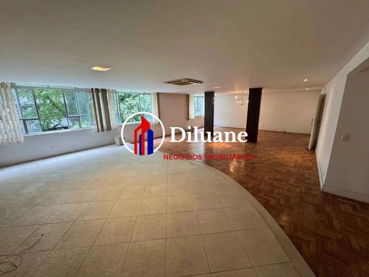 Apartamento - / Residencial / Copacabana