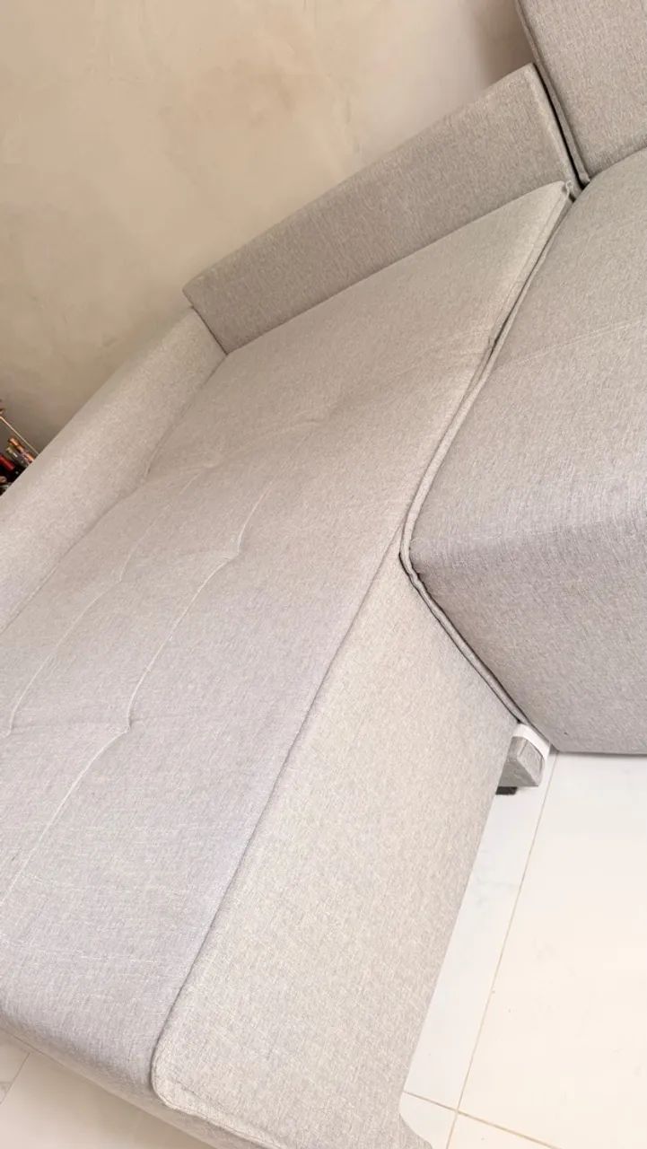 Sofá retrátil em linho cinza - Foto 4