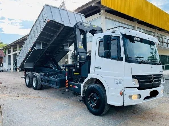 Mb Atego 2425 6x4 - 2012 caçamba munck 20T   - Foto 2