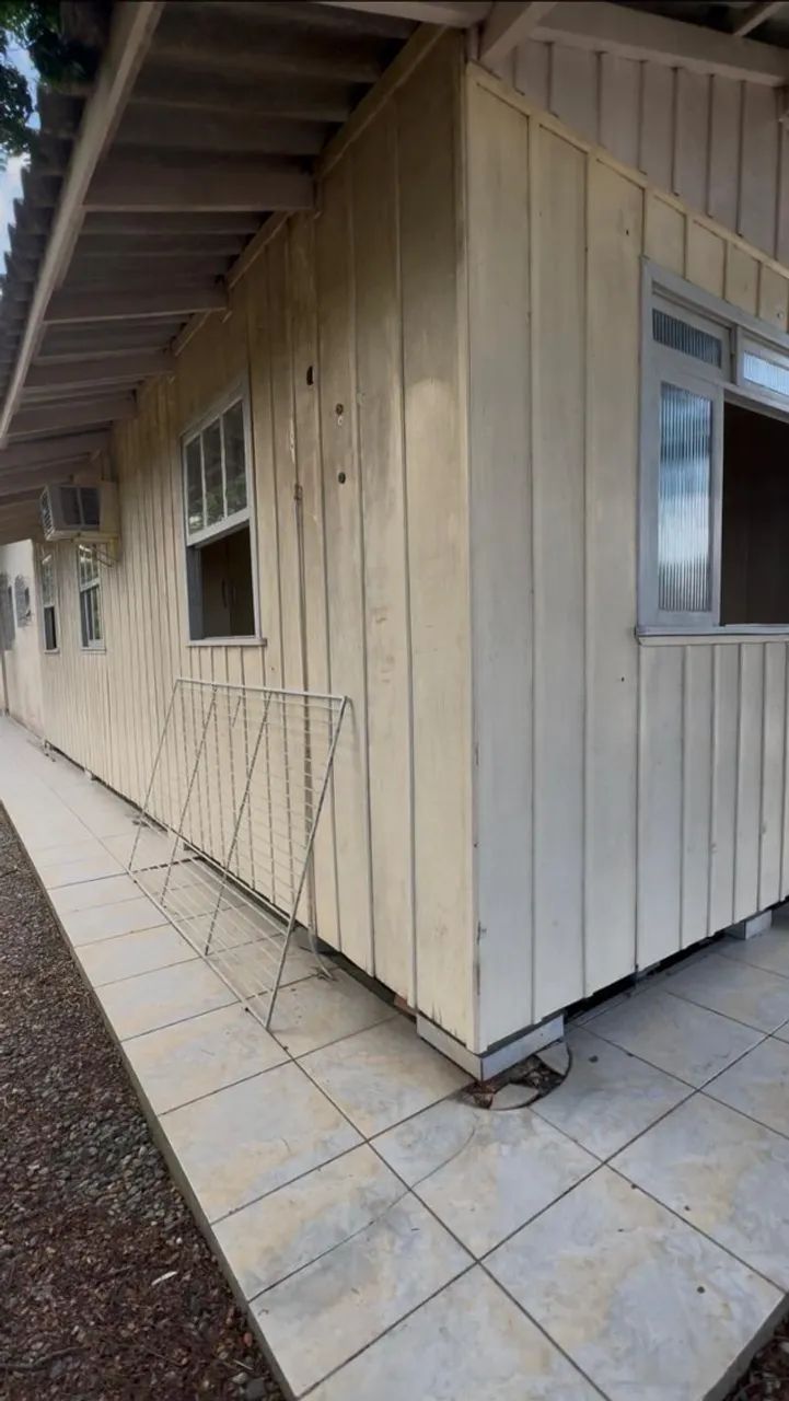 Casa de madeira de lei já desmontada 6x8 + garagem - Foto 2