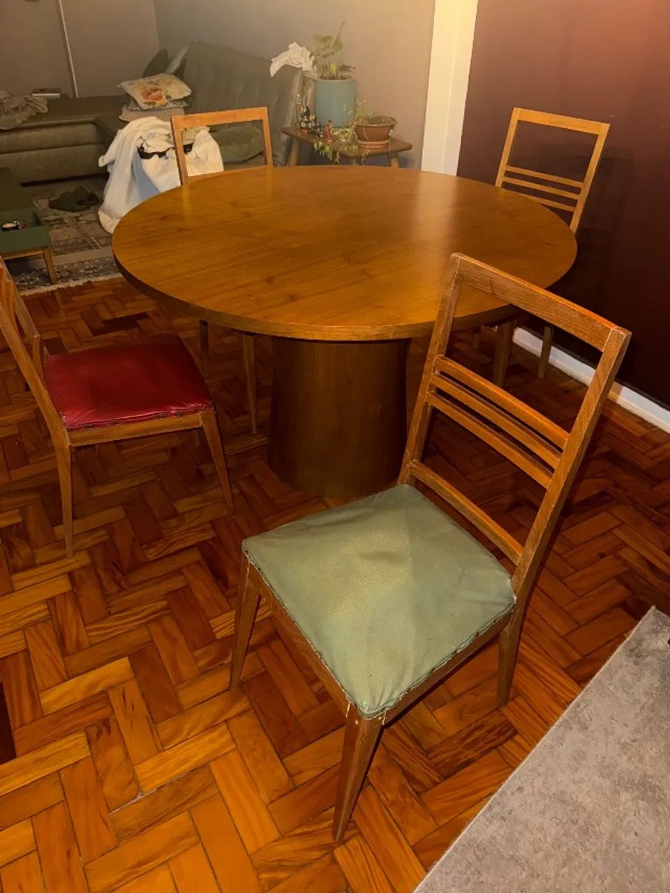 Mesa de jantar e cadeiras + 02 cadeiras jardim grátis  - Foto 4