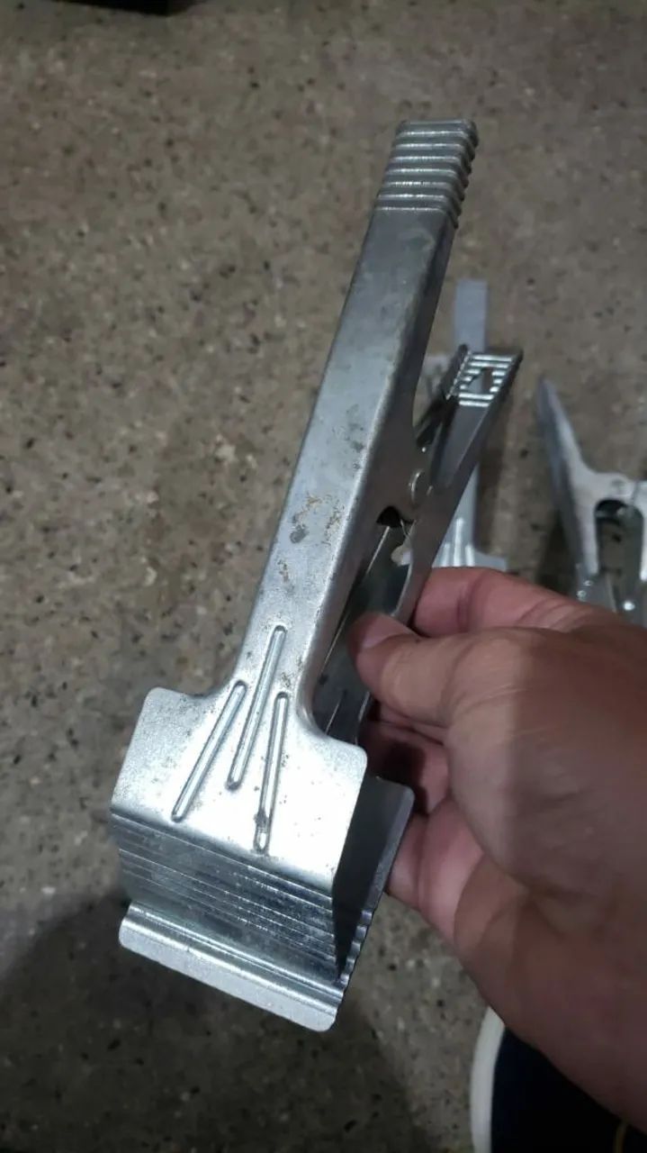 Gancho prendedor de tecidos  - Foto 2