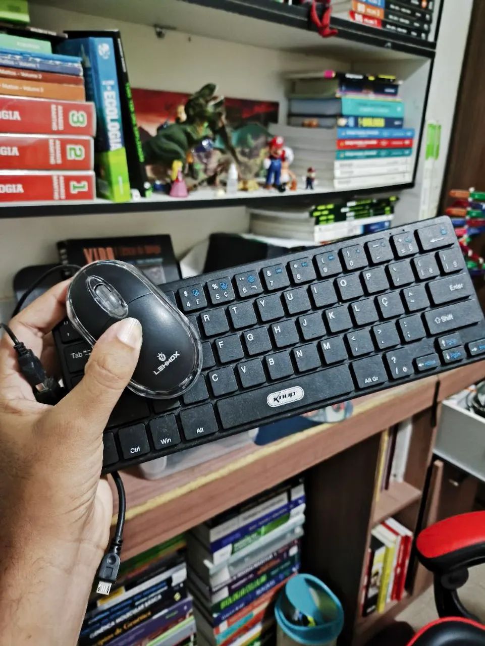 Tablet Samsung Tab A - Com teclado, capinha, película e mouse  - Foto 4