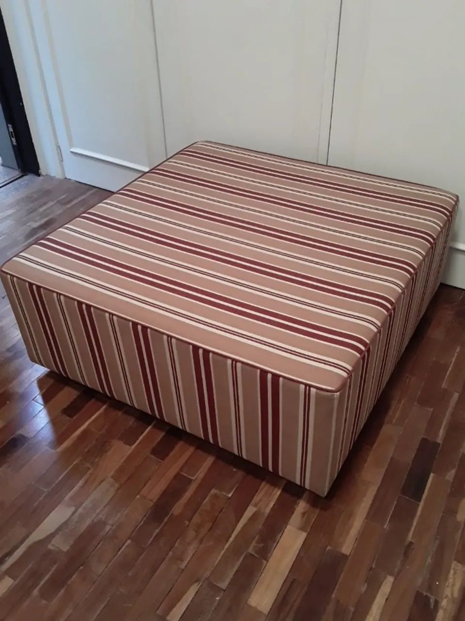 PUFF DECORATIVO QUADRADO