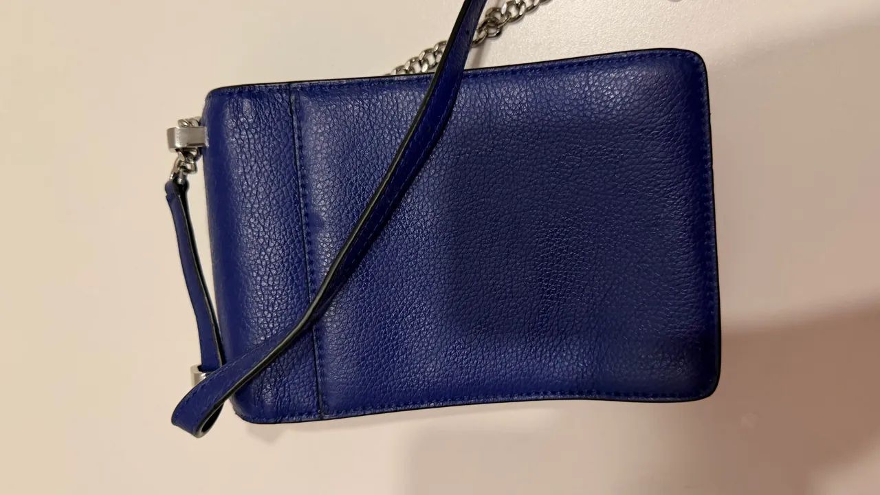 Bolsa transversal DKNY Elissa em couro azul  - Foto 4