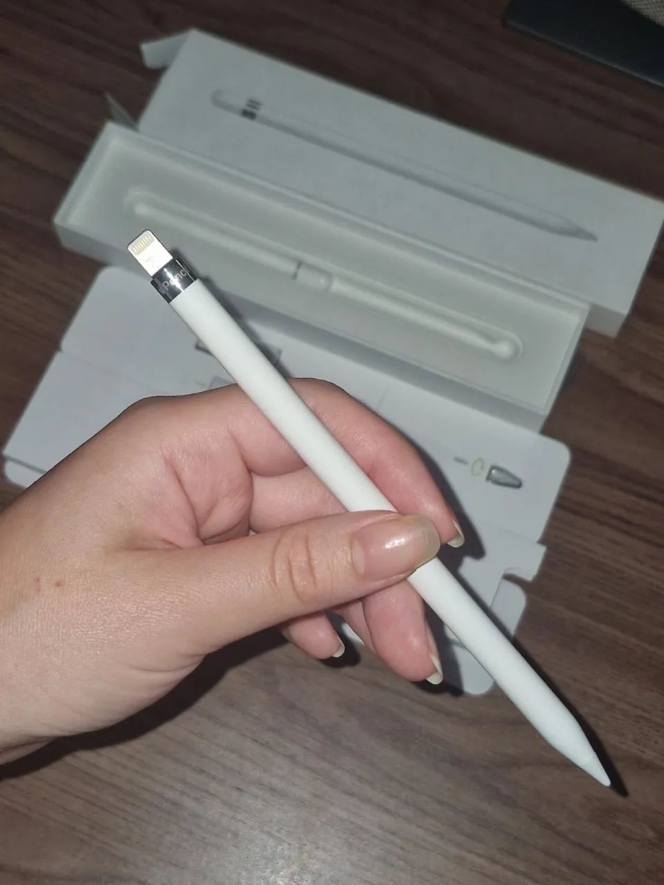 Apple Pencil 1ª geração (entrada Lightning) - Tablets e E-Readers