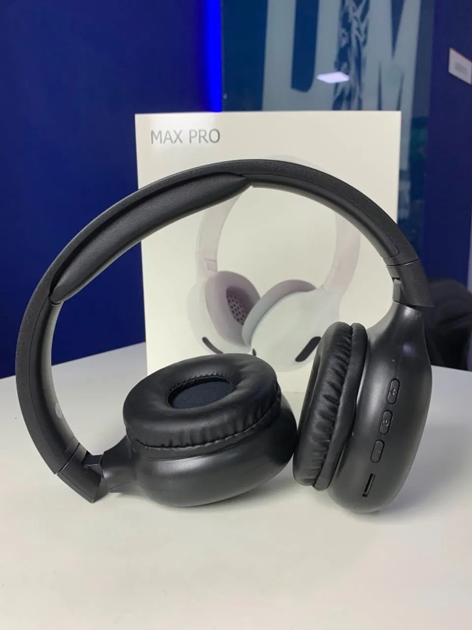 Headphone Bluetooth Max Pro Preto - Sem Fio, Dobrável, com Microfone e Cabo de Carga
