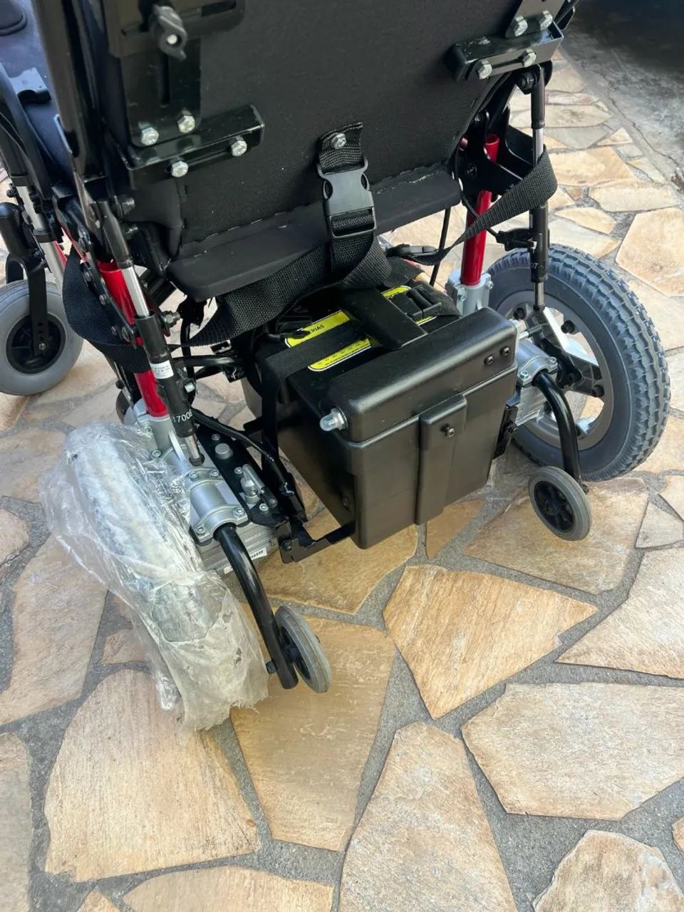 Cadeira de rodas motorizada - Foto 3