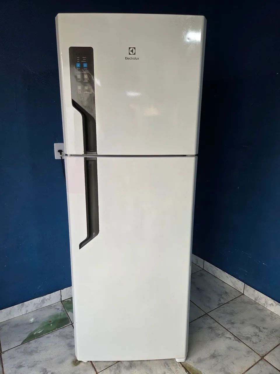 Vendo geladeira Electrolux 