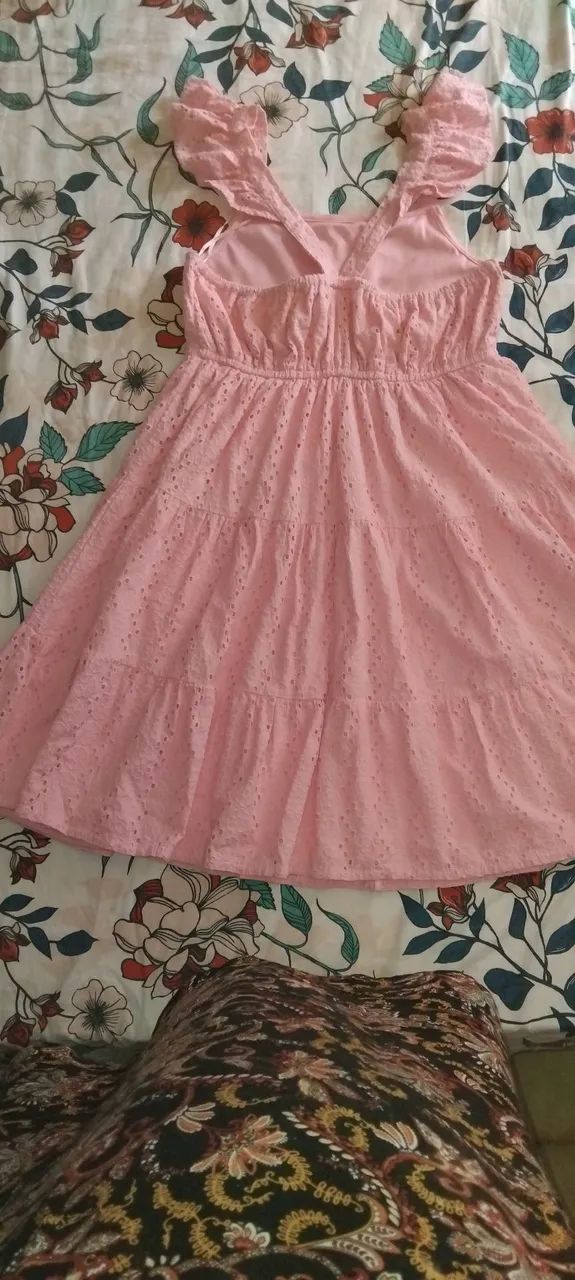 Vendo sandalia e vestido tam 10. R$ 100 - Foto 4