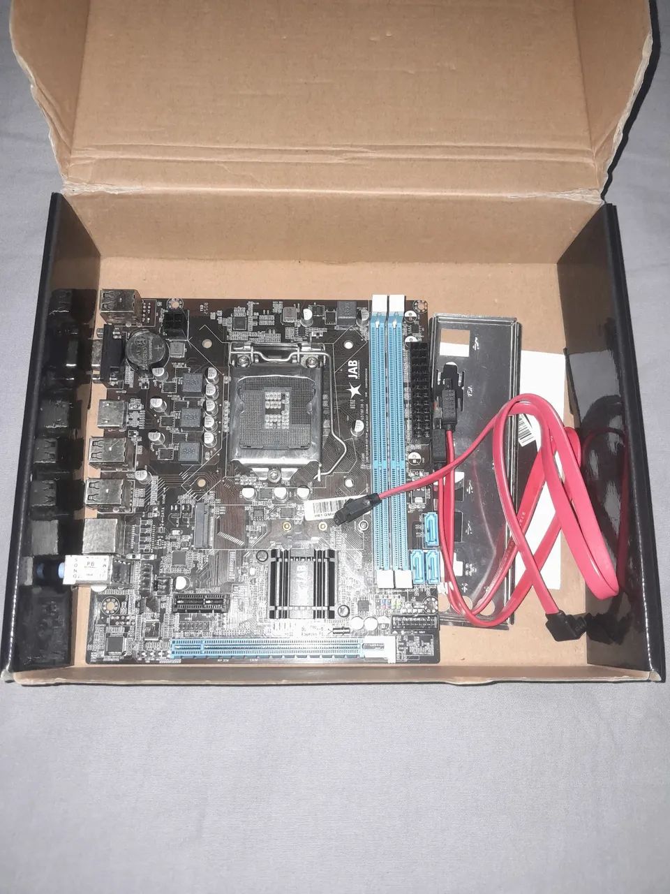 Placa Mãe Socket LGA1155 H61 - Foto 2