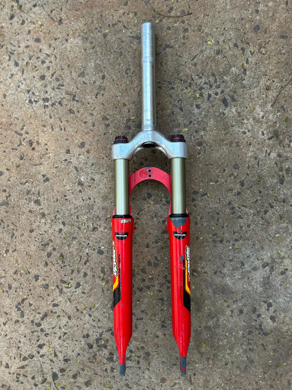 Suspensao manitou answer spyder 26" - Foto 4