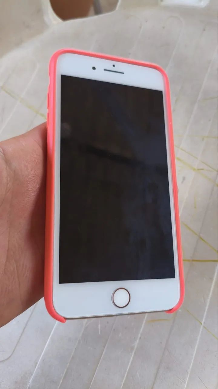 Vendo iPhone 8plus 256GB COM DETALHE NA BIOMETRIA 950$ - Celulares