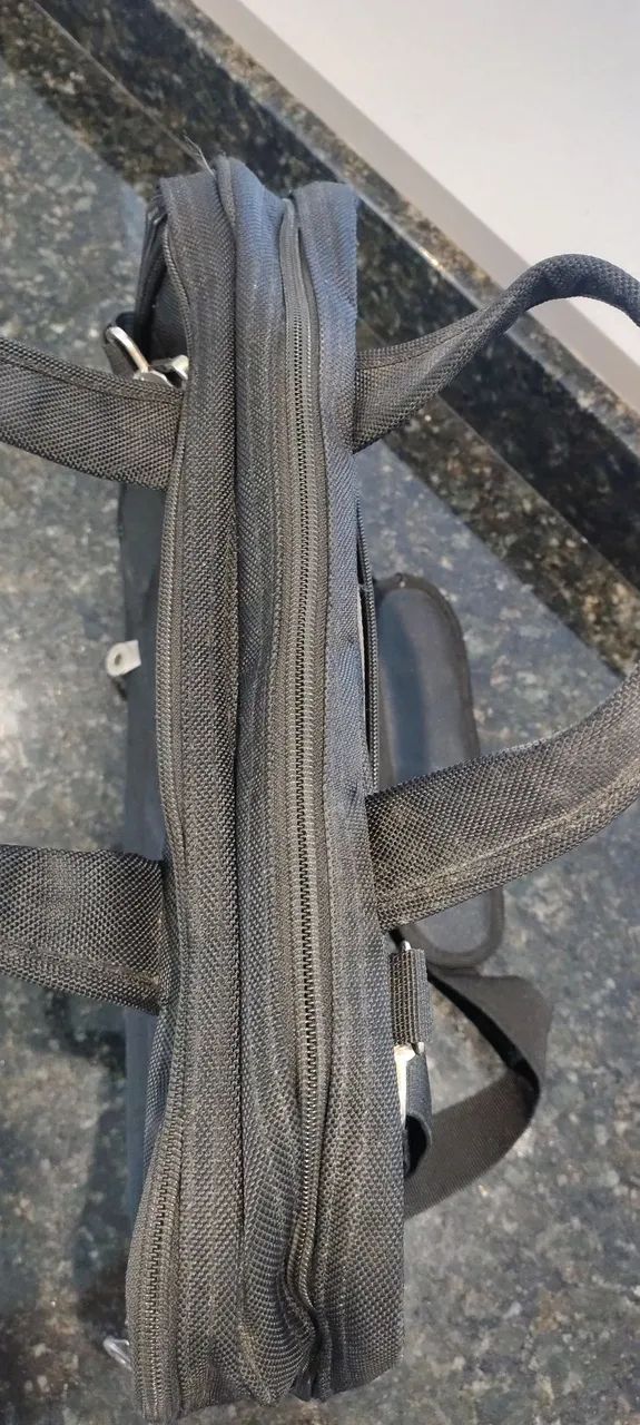 Esta é uma pasta preta para notebook da marca Cavezzale - Foto 4
