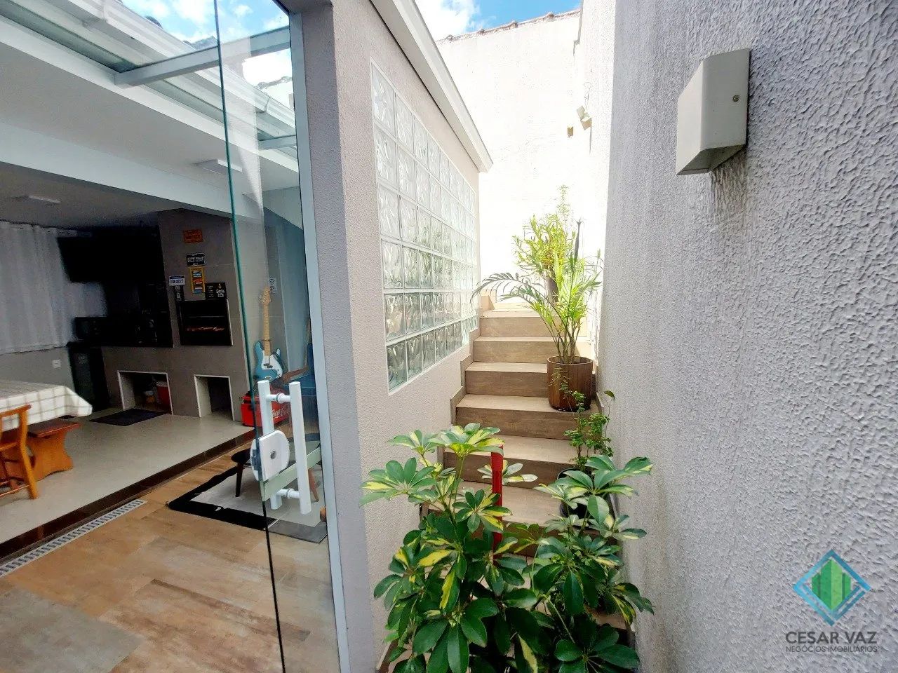 Casa comercial em excelente localização no bairro Capoeiras - Foto 4