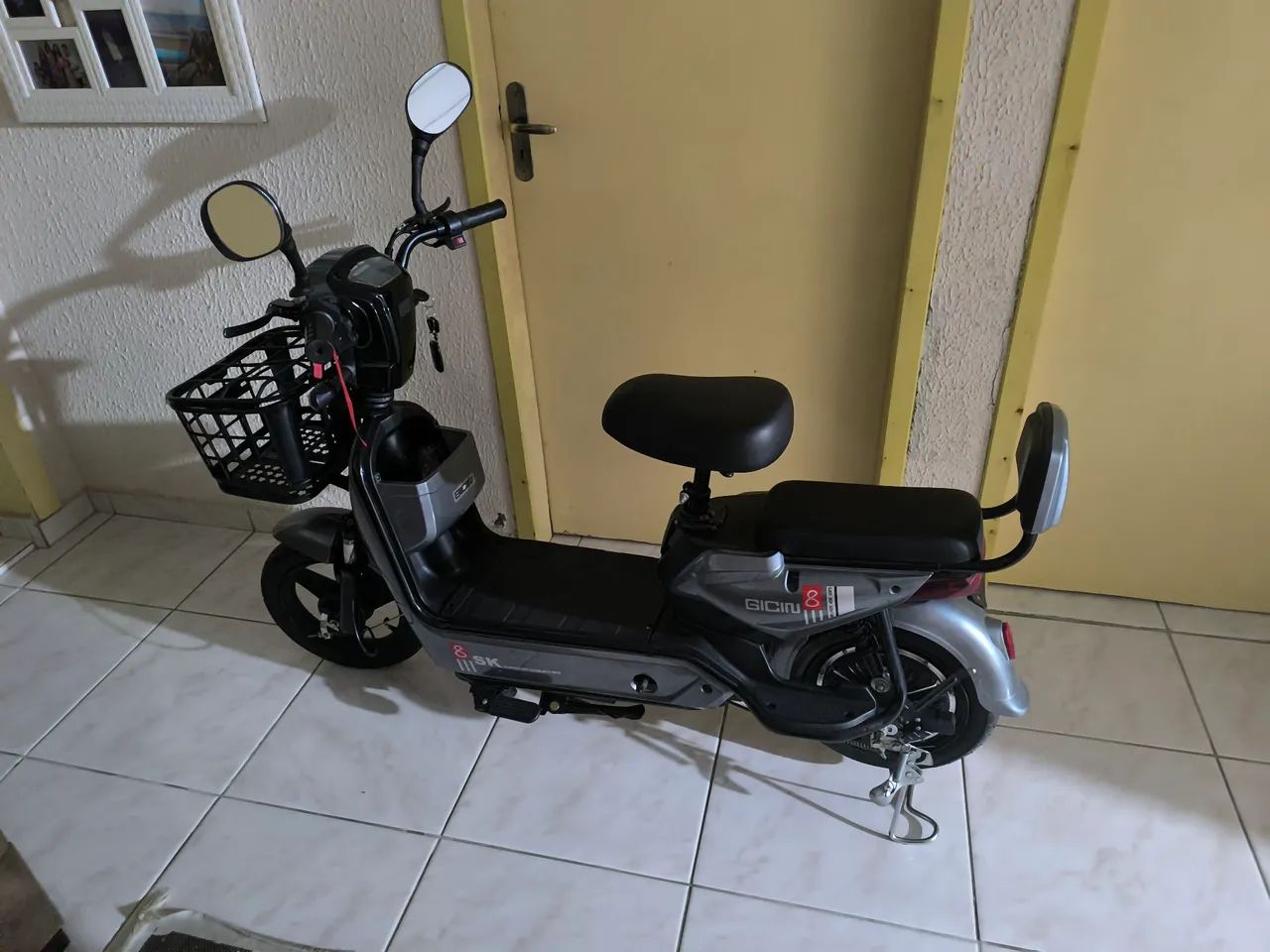 Moto scooter elétrica 