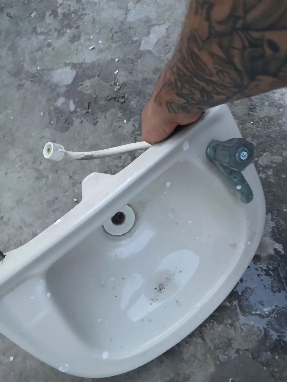 Used sink with faucet