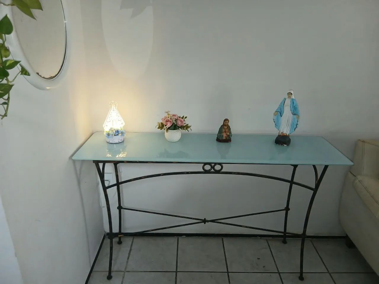 Console de Ferro Forjado com Tampo de Vidro - Excelente Estado - Foto 4