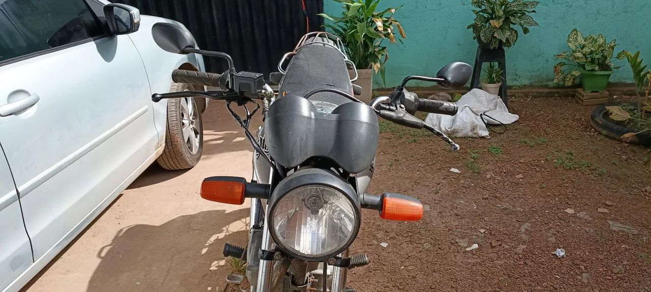 Titan 150 ES
